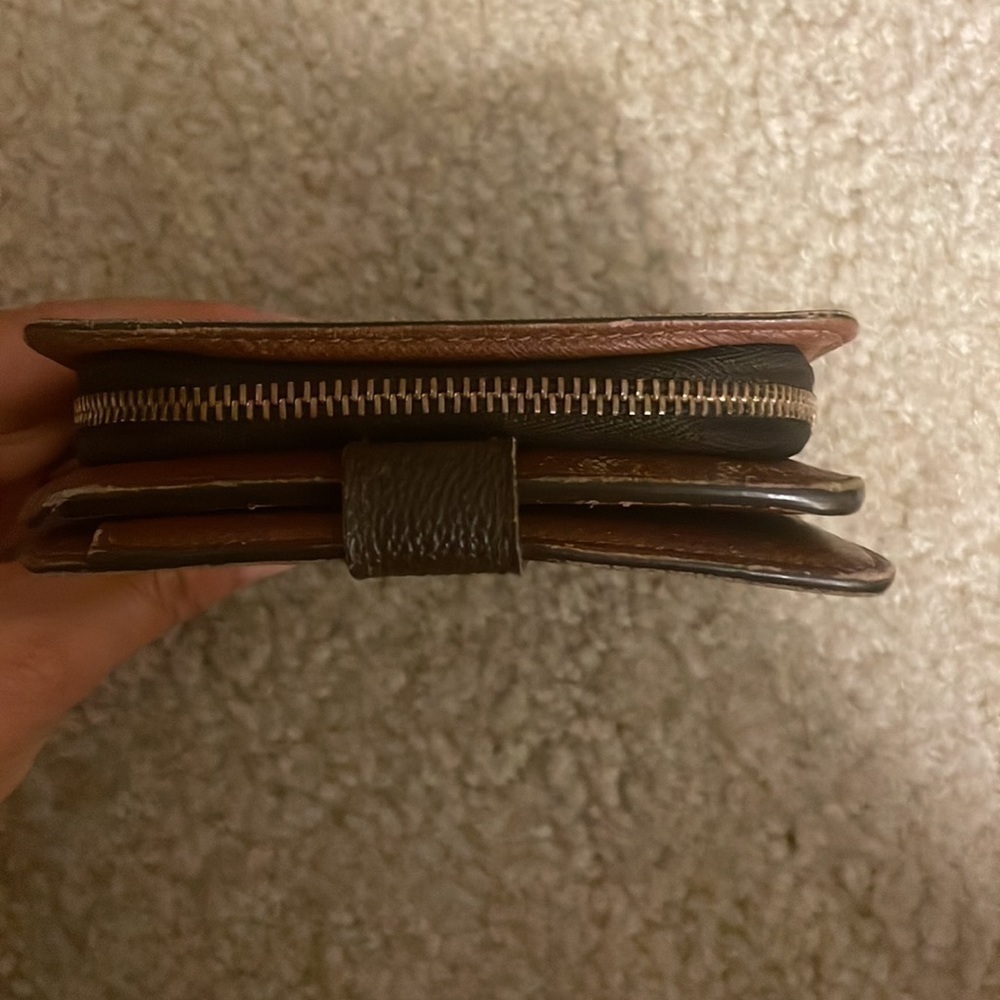 LOUIS VUITTON WALLET - Picture 4 of 14